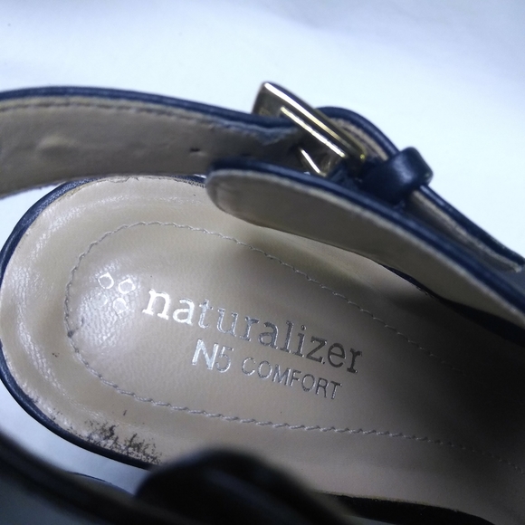 Black Naturalizer Heels - Picture 3 of 4